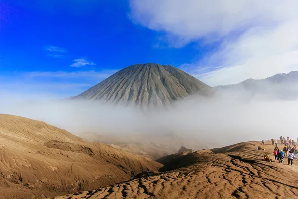 Montagna Batok e dune di sabbia — Foto Stock