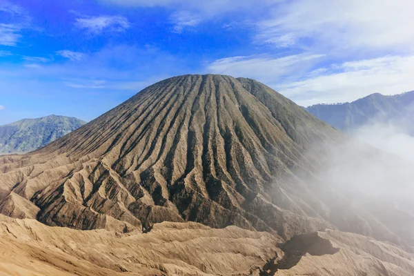 Montagna Batok e dune di sabbia — Foto Stock