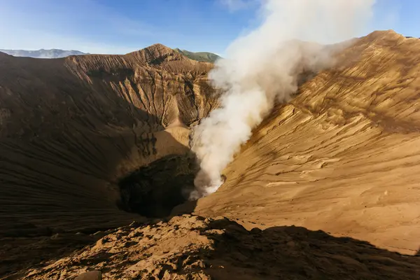 Rook uit Mt Bromo — Stockfoto