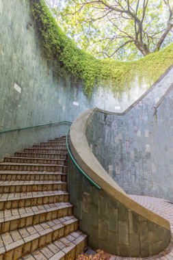 Fort Canning Parkı, Singapur geçiş underground
