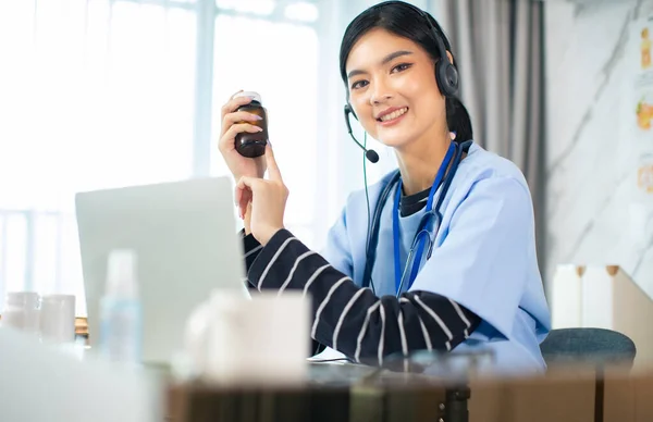 Portrait Young Asian Woman Doctor White Coat Standing Hospital Telemedicine — Stock Photo, Image