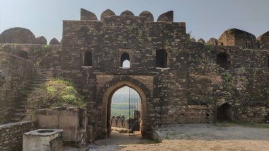 Rohtas Kalesi Badshahi Kapısı tarihi Babür girişi