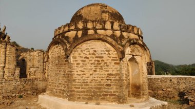 İslamabad bölgesi yakınlarındaki tarihi Sultan Mukaddes Han türbesi