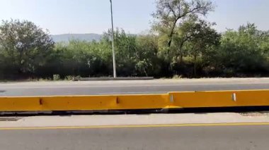 Doğa Tuzu Sıradağları, Rawalpindi İslamabad otoyolu boyunca yan manzara, Pind dadan khan Pakistan, 11 Kasım 2025