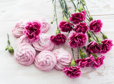 Ev yapımı krema tatlısı 