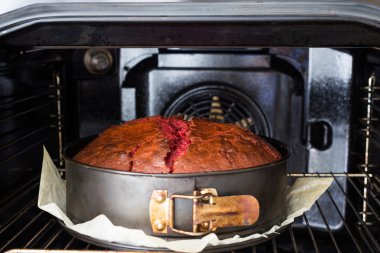 Sünger kek fırında pişirme