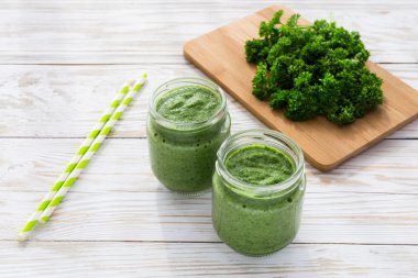 sağlıklı yeşil smoothie 