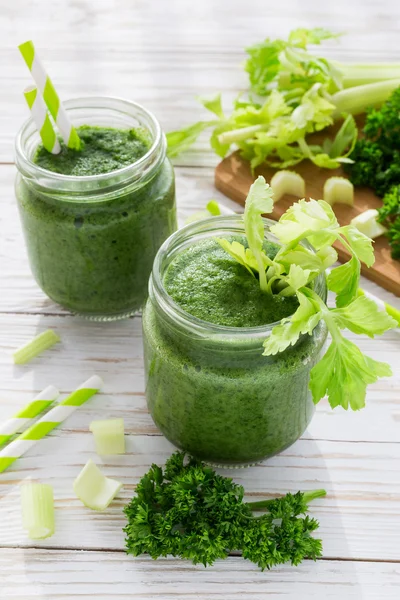 sağlıklı yeşil smoothie 