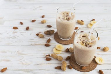 Muz yulaf smoothie