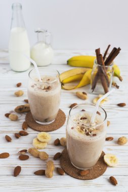 Muz yulaf smoothie