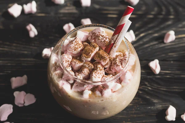 Cup of cacao with marshmallow — Stock Photo, Image