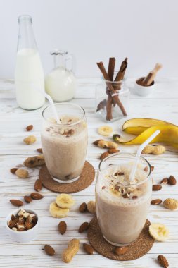 Muz yulaf smoothie