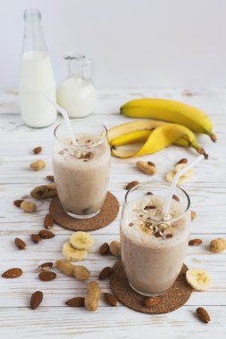 Muz yulaf smoothie