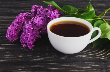 Kahve ve Lila çiçek fincan