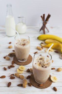 Muz yulaf smoothie