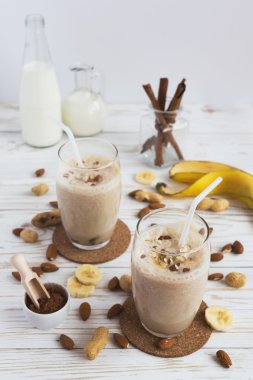 Muz yulaf smoothie