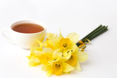 Fincan çay ve Nergis 