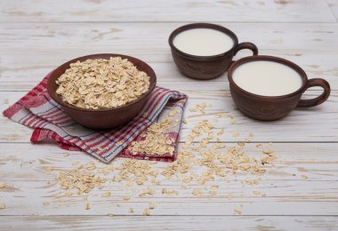 Kahvaltıda Sütlü yulaf gevreği