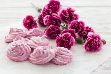 Ev yapımı krema tatlısı