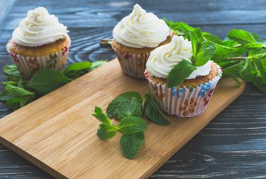 Ev yapımı tatlı nane kek krem