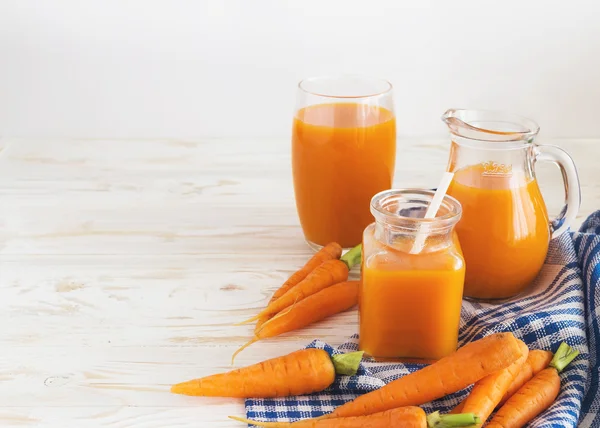 Stock image Fresh-squeezed carrot juice