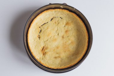 pişmiş shortcrust pasta