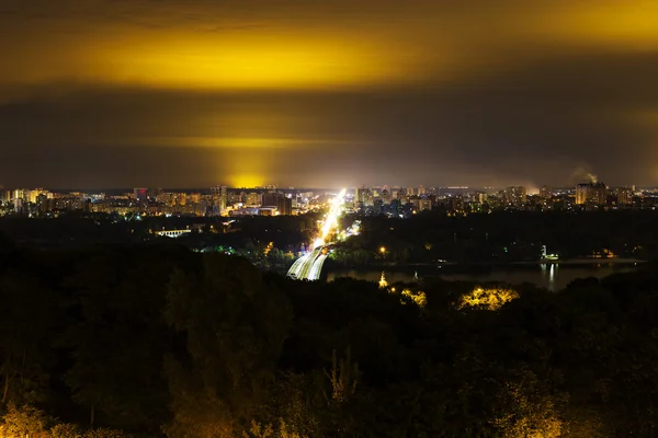 Kyiv city and Dnipro river. night view — Stock Photo, Image