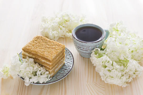 Napoleonkuchen, Tasse Kaffee — Stockfoto