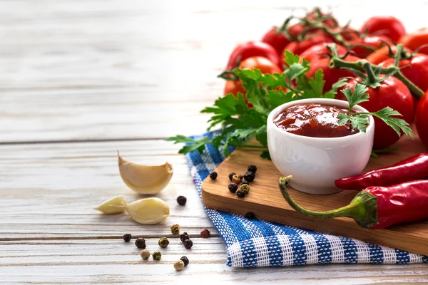 Ketchup. Tomatsalsa sås — Stockfoto