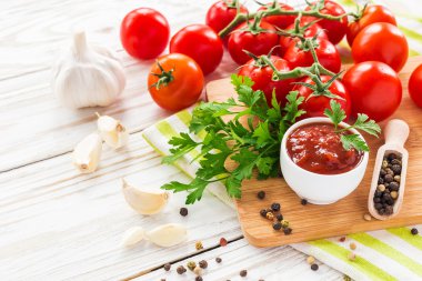 Ketçap. Domates sosu salsa