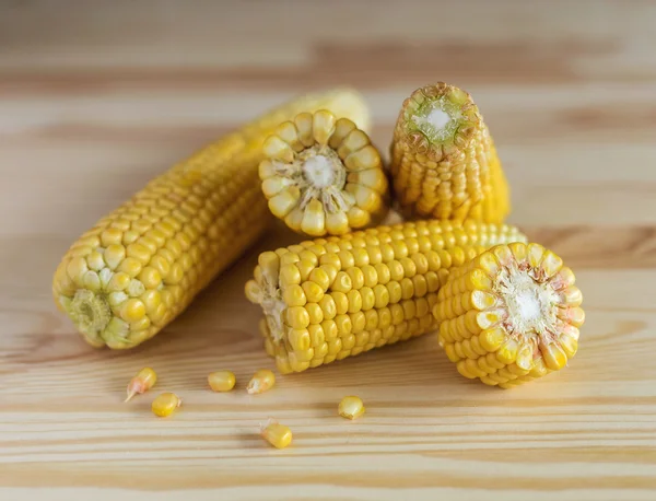 Fresh sweet corn on cobs — Stock Photo, Image