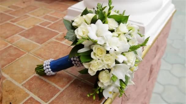 Fedi nuziali e bouquet da sposa, attributi di nozze — Video Stock