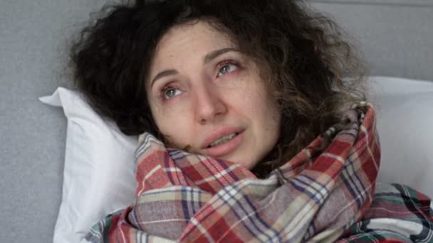 Portrait of a sick middle aged woman with symptoms of flu, cold or coronavirus. — Stock Video