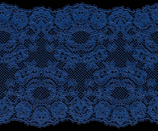 Encaje azul con patrón en la forma de flor sobre fondo negro. Representación en 3D —  Fotos de Stock