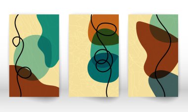 Bir dizi geometrik şekil. El yapımı suluboya efekt tasarım elementleri. Modern sanat baskısı. Karalama şekilli çağdaş tasarım.