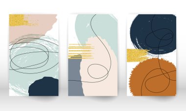 Soyut gizleme şablonu. Suluboya desenli broşür tasarımı. Minimalist el boyaması şekiller ve altın parçacıkları.