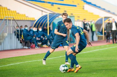 KHARKIV, UKRAINE - 9 Ekim 2020: Vladimir Tanchuk Profesyonel Lig FC Metal FC Energia 'ya karşı oynadığı futbol maçı sırasında