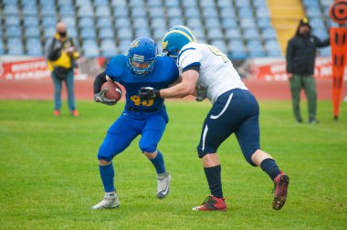 KHARKOV, UKRAINE - 24 Ekim 2020: Ukrayna Kupası 'nın Amerikan futbol maçı finali Atlantes Kharkiv - Kyiv Capitals