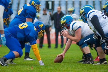 KHARKOV, UKRAINE - 24 Ekim 2020: Ukrayna Kupası 'nın Amerikan futbol maçı finali Atlantes Kharkiv - Kyiv Capitals
