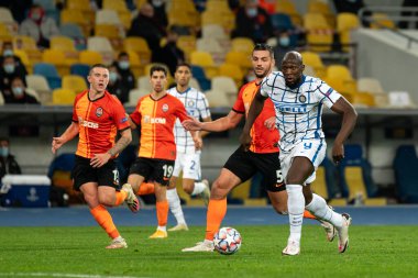 KYIV, UKRAINE - 27 Ekim 2020: UEFA Şampiyonlar Ligi B Grubu FC Shakhtar ve Internazionale maçında Romelu Lukaku