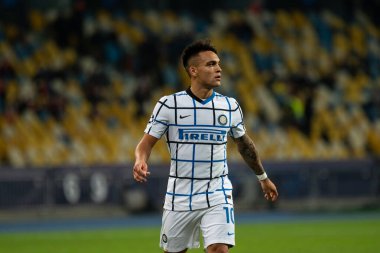 KYIV, UKRAINE - 27 Ekim 2020 Lautaro Martnez UEFA Şampiyonlar Ligi B Grubu FC Shakhtar ve Internazionale maçında