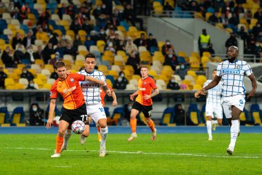 KYIV, UKRAINE - 27 Ekim 2020: Lautaro Martinez UEFA Şampiyonlar Ligi B Grubunun FC Shakhtar ve Internazionale maçında