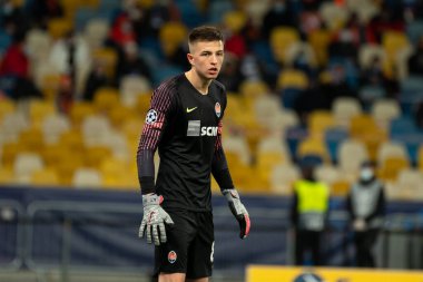 KYIV, UKRAINE - 27 Ekim 2020: UEFA Şampiyonlar Ligi B Grubu FC Shakhtar ve Internazionale maçında Anadolu Trubin kalecisi