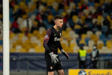 KYIV, UKRAINE - 27 Ekim 2020: UEFA Şampiyonlar Ligi B Grubu FC Shakhtar ve Internazionale maçında Anadolu Trubin kalecisi