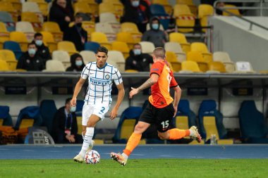 KYIV, UKRAINE - 27 Ekim 2020: UEFA Şampiyonlar Ligi B Grubu FC Shakhtar ve Internazionale maçında Achraf Hakimi
