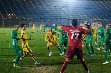 KHARKIV, UKRAINE - 31 Ekim 2020: Ukrayna Profesyonel Futbol Ligi FC Metalisti 1925 Kharkiv FC Obolon Kyiv 'e karşı oynanan futbol maçı