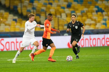 KYIV, UKRAINE - NOVEMBER 3, 2020: Valerii Bondar UEFA Şampiyonlar Ligi B Grubunun FC Shakhtar ve Borussia Monchengladbach maçında