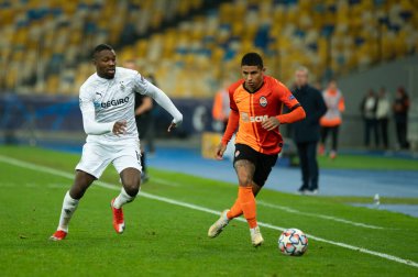 KYIV, UKRAINE - NOVEMBER 3, 2020: Valerii Bondar UEFA Şampiyonlar Ligi B Grubunun FC Shakhtar ve Borussia Monchengladbach maçında