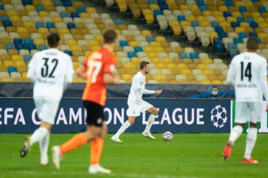 KYIV, UKRAINE - NOVEMBER 3, 2020: Valerii Bondar UEFA Şampiyonlar Ligi B Grubunun FC Shakhtar ve Borussia Monchengladbach maçında
