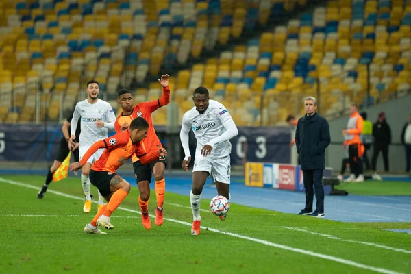 KYIV, UKRAINE - NOVEMBER 3, 2020: Valerii Bondar UEFA Şampiyonlar Ligi B Grubunun FC Shakhtar ve Borussia Monchengladbach maçında